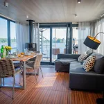 Exklusives Naturerlebnis Roxy Botel