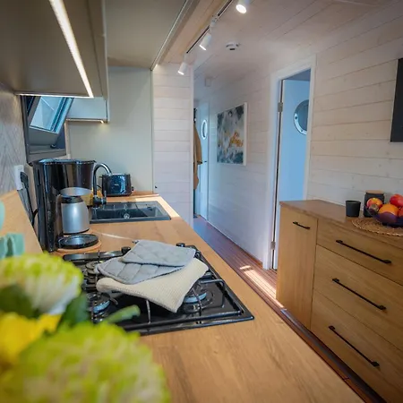 Úszó hotel Exklusives Naturerlebnis Roxy *