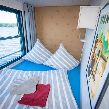 Úszó hotel Exklusives Naturerlebnis Roxy *