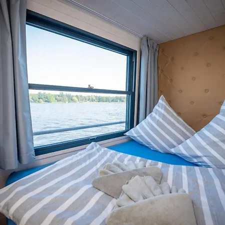 Exklusives Naturerlebnis Roxy Úszó hotel Fürstenberg-Havel